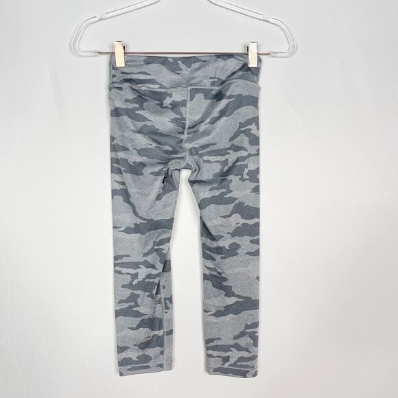 Athleta Girl Large 12 Gray Camo Printed Chit Chat Capri Leggings Workout Active - Picture 2 of 11